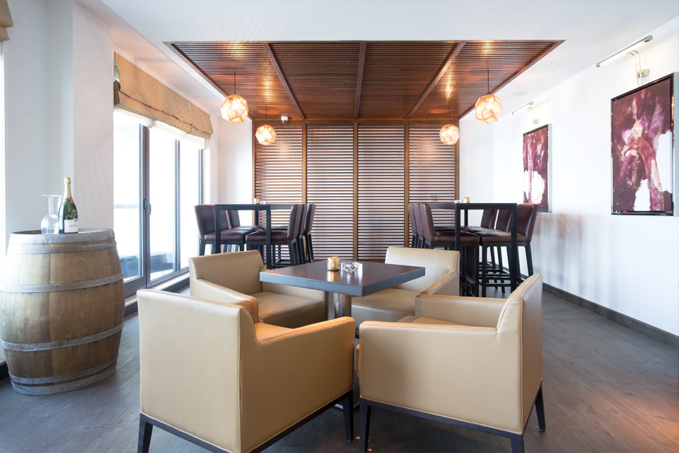 Wine Tasting Room Interior Design - Wood slatted ceiling design with pendant ball lighting & matt wooden flooring